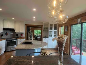 Gorgeous View: Grand Log Home - Image 2
