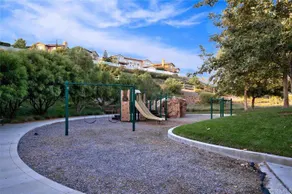 Upscaled BEACH gated community 4beds home - Image 3