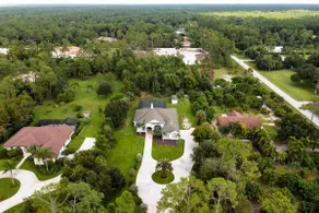 Luxury Home, Close to the Beach and Enclosed Pool. - Image 3