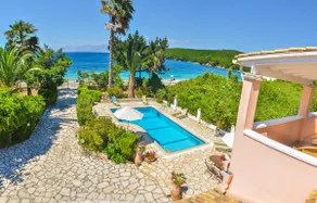 Avlaki Beachfront Villa - Image 4