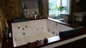 Casa da Canle - Superior Jacuzzi - Costa da Morte (Coast of Death) - Image 2
