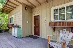 2Bd, 2Bath Downtown Bungalow w/ Hot tub, Dogs OK! - Image 3
