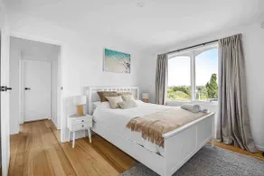 Cosy 4BR Beach Bungalow with Stunning Sunsets - Image 5