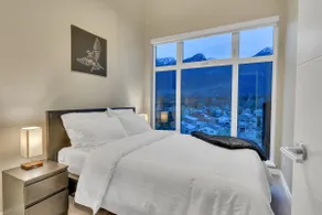 High-End 2BR Penthouse | Scenic Mountain Views - Image 2