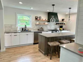 Beautifully renovated-private residence in Pittsford with 3 acres. - Image 2