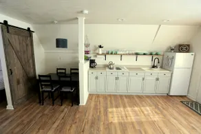 Grand Canyon Farmhouse Loft: Rural Retreat - Image 4
