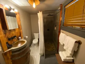 5 Min walk Dtown! Amazing Space ~LUX BATH~ Parking - Image 5