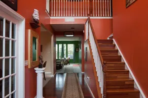 Family-friendly Fully-furnished Home - Image 3
