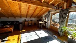 Lakefront with mountain views - Image 4