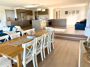 Waterfront Paradise - Stunning 6 Bdrm Home - Image 5
