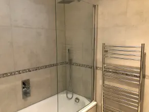 Luxueuse maison récemment rénovée avec 3 chambres et 2 salles de bains à Hampstead Londres - Image 4