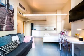 EXCLUSIVE SYDNEY CITY HERITAGE APARTMENT - Image 2