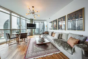 Presidential Loft - Stunning Water and City Views - Image 2