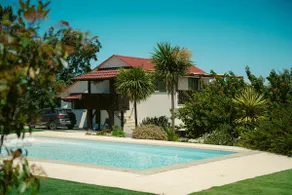 Private nature retreat with pool and jacuzzi - Image 5