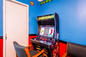 The Game Room - Vintage arcade games and decor - Image 2