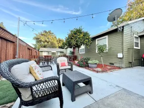Serene 2BR Bungalow - Parking + Laundry + Sleep 6 - Image 3