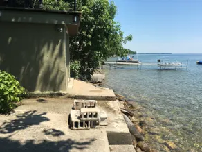 Waterfront Executive Family Cottage - Image 2