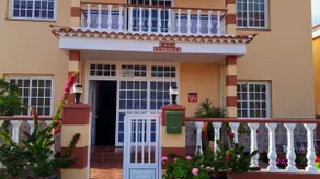 Apartamentos Casa Junonia, con terraza, Bajo C - Image 2