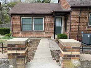 The Cottage East. Charming Home in Dublin, TX - Image 2