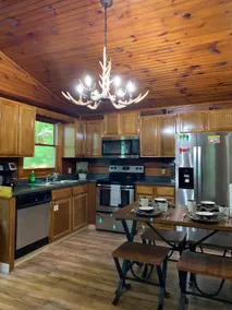 Log Cabin Minutes to Dollywood all Pigeon Forge - Image 4