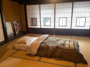 Guest House Nijuyon Private rental of a traditional Japanese house where you can also dig through vinyl records - Image 4