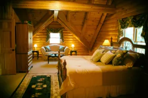 Saratoga Luxury Log home - track week special! - Image 2