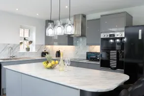 Field View - Amazing 5bed house - Image 2