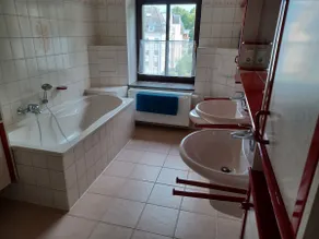 Large city apartment with balcony - Image 3