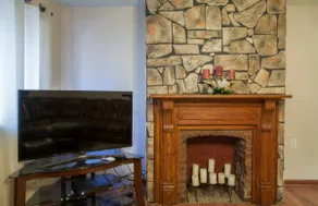 House in Little Italy for couple who want privacy - Image 5