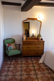 Charming apartment in historic village centre - Image 4