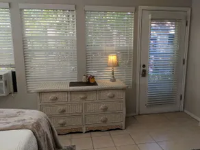 A Sunlit walkable Hideaway, Private Entrance - Image 5