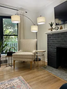 Bright & Modern 2BR House - Image 5