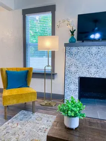 Bungalow in the Burg-Early April- May Stay Special - Image 3