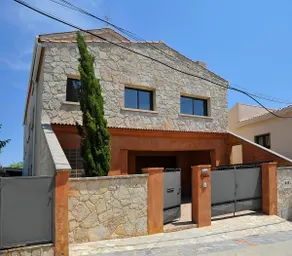 Group getaway for 15 people in El Priorat, indoor BBQ - Image 2