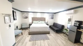 Luxurios Bdrm with private entrance and own bath - Image 2