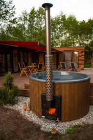 Cosy house with hot tub, sauna & big private yard - Image 4