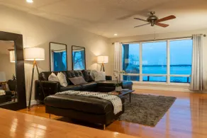 Lakefront 4BR Retreat on Austin Lake - Image 4