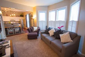 🏔MOUNTAIN CHARM - 2 BDR Apt KITCHEN Downtown GWS - Image 2