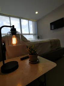 Cozy Quiet Apartment in Great Location. 1 BDR - Image 4