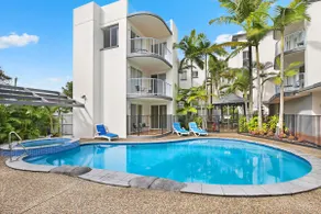 Tropical Setting at Beachside - 1 Bedroom - Image 2