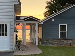 2 Bedroom-Waterfront On St. Lawrence River - Image 2