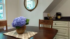 Carriage House at Bracken in Downtown Location - Image 4