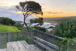 12 Apostles Stay | Ocean Views & Walk to Beach - Image 4