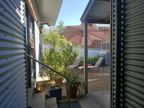 Crepe Myrtle Cottage Beechworth - Image 3