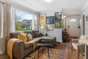 Downtown Bungalow~Bike to the Beach! - Image 2