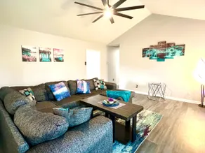Hidden Gem! The city’s Exclusive Secluded Getaway! - Image 4