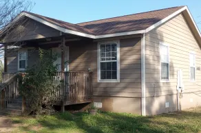 ”Bastrop Bliss: Your Gateway to Parkside Retreat” - Image 2
