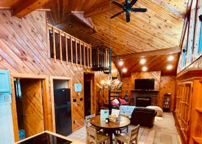 Cozy Pocono Cabin on an Acre - Image 5