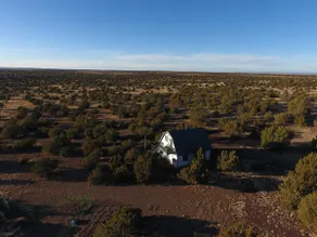 Grand Canyon Farmhouse Loft: Rural Retreat - Image 2