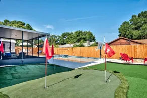 Hot Tub, Pool, Game Room & Mini Golf + 2 King Beds, Fun For the Whole Family! - Image 3